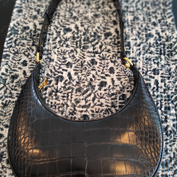 JW PEI Black Croc-Textured Shoulder Bag - Picture 2 of 5